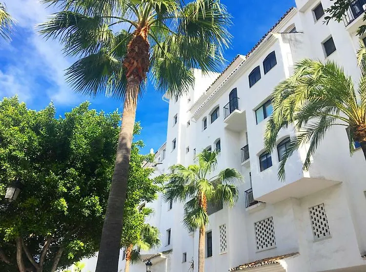 Puerto Banus Beach Marbella Apartment