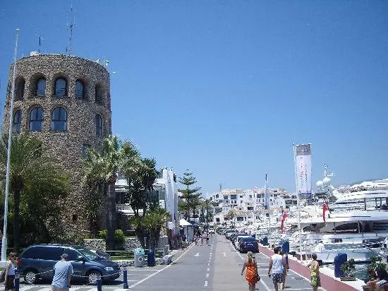 Puerto Banus Beach Marbella Apartment