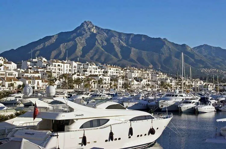 Puerto Banus Beach Marbella 0*,